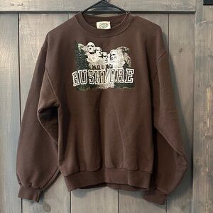 Vintage Mount Rushmore Graphic Crewneck Sweatshirt